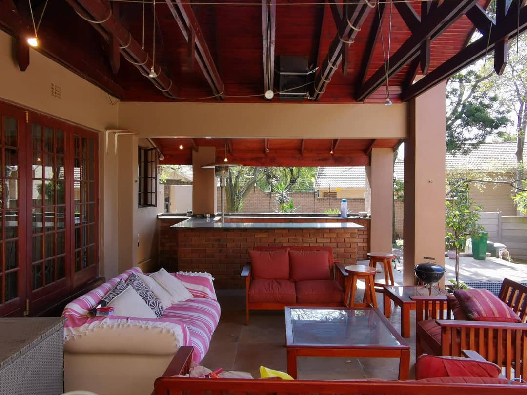 Hluhluwe Road 3 Bed House at Paulshof Guesthouse In Sandton