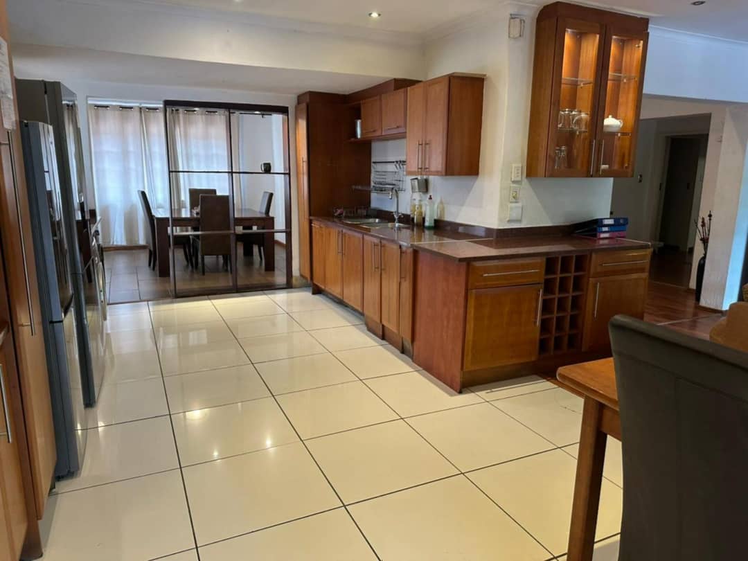 Hluhluwe Road 3 Bed House at Paulshof Guesthouse In Sandton