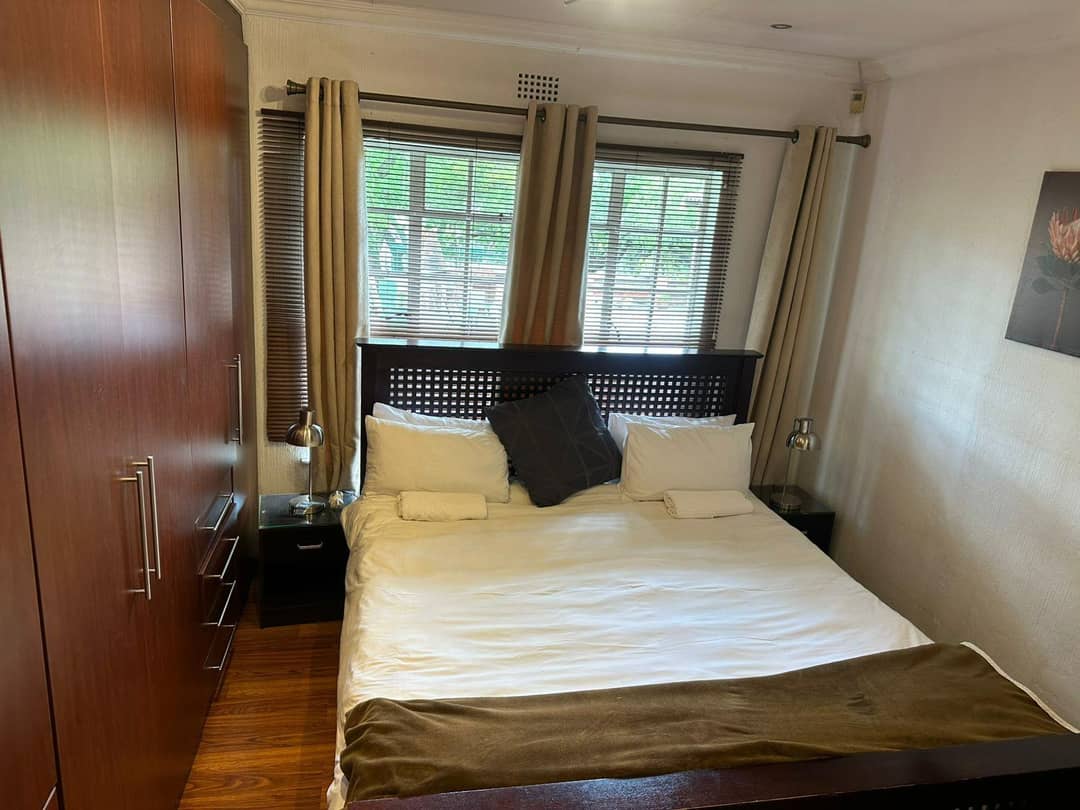 Hluhluwe Road 3 Bed House at Paulshof Guesthouse In Sandton