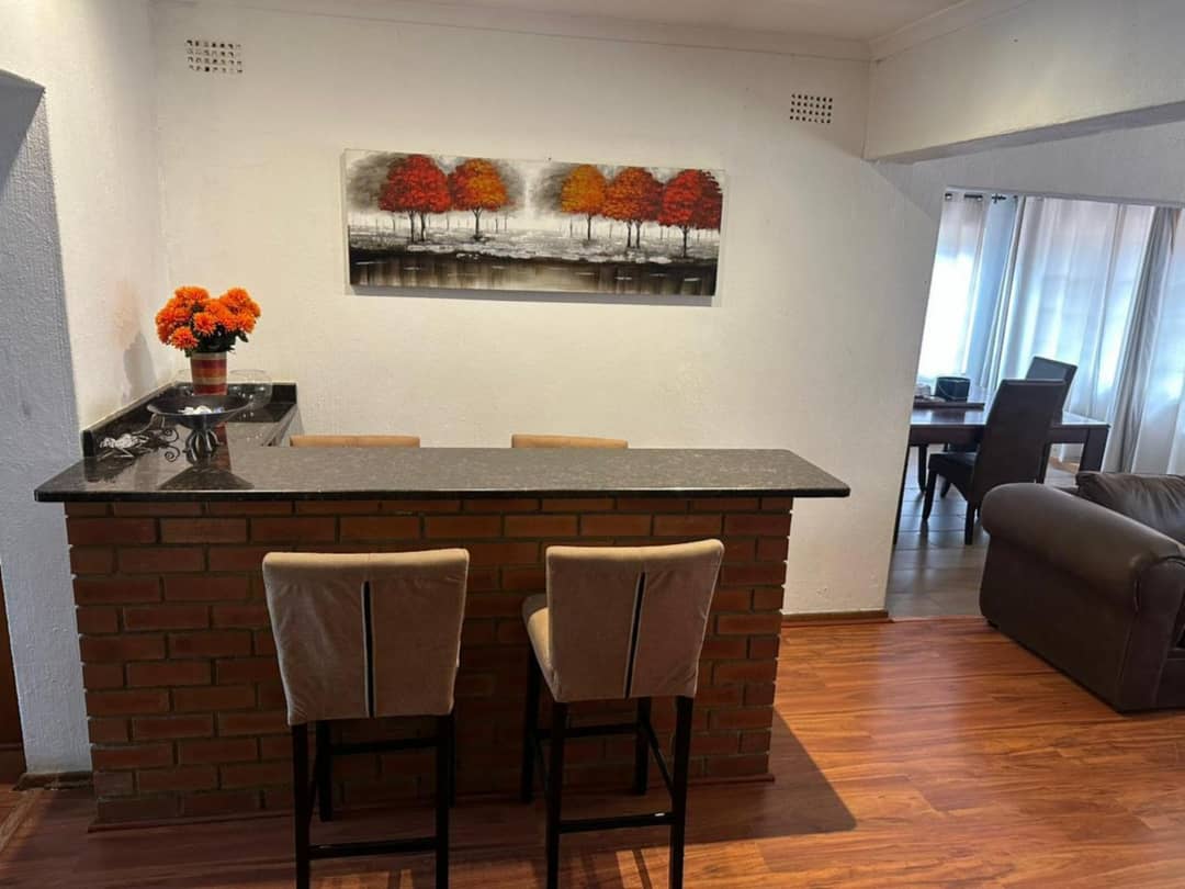 Hluhluwe Road 3 Bed House at Paulshof Guesthouse In Sandton